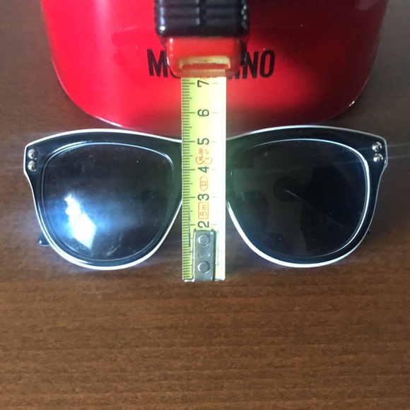 moschino sunglass - Picture 6 of 6